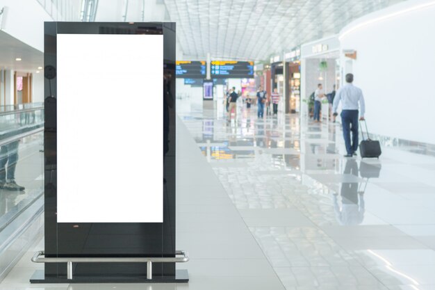 [fpdl.in]_blank-billboard-mockup-airport_54109-169_normal